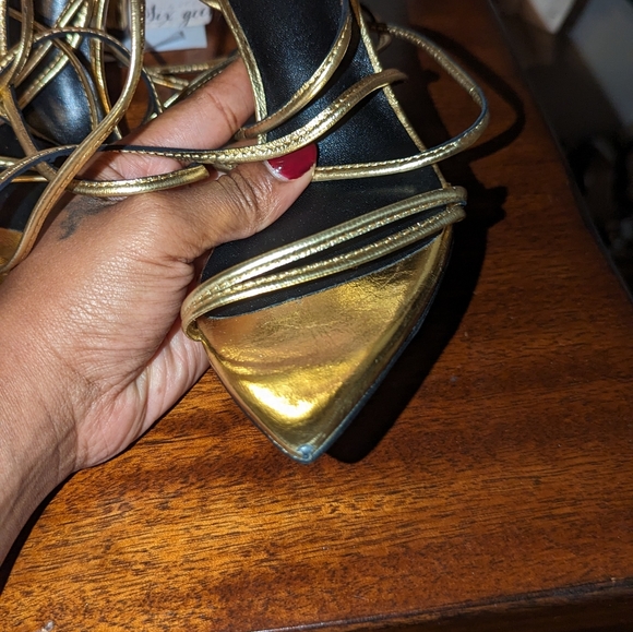 Heels - Picture 2 of 4